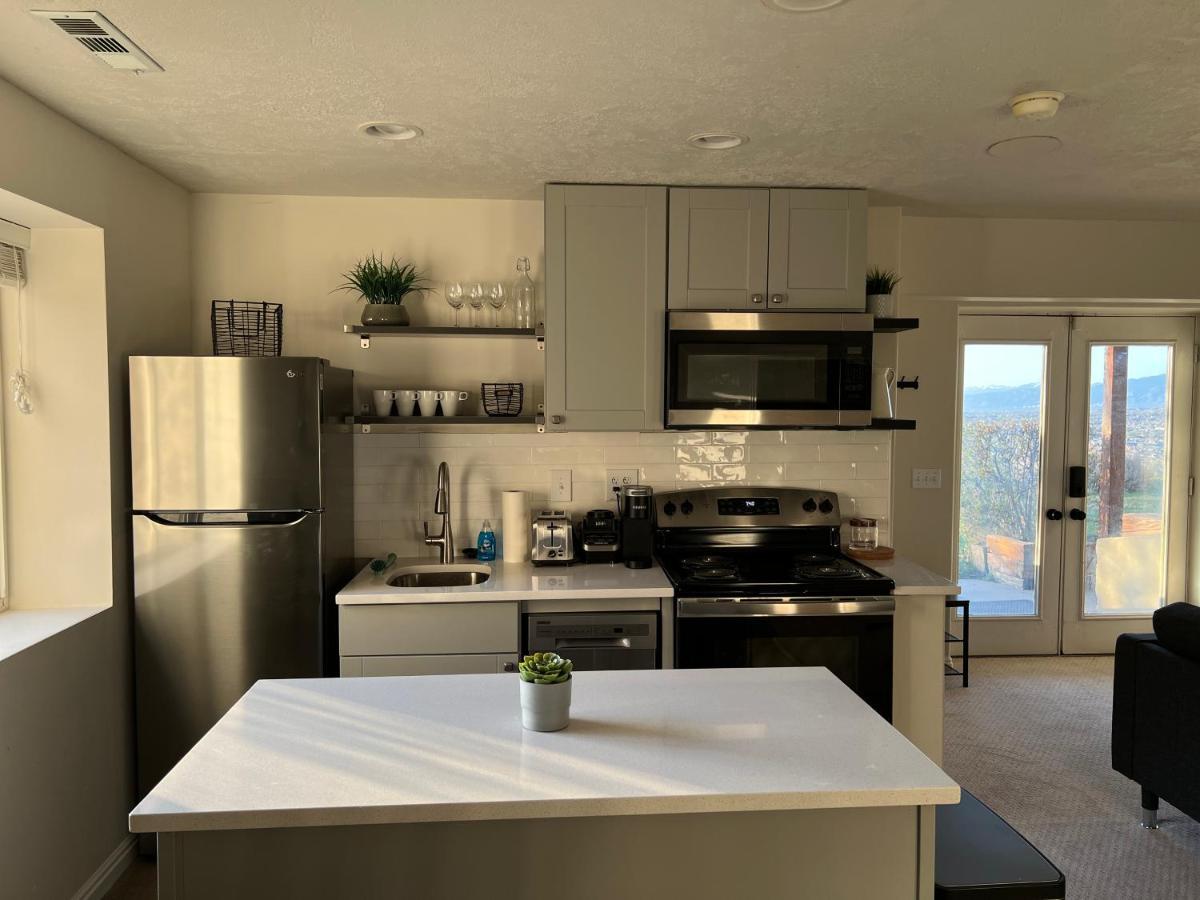 Above Ground Basement Apartment 2 Bedroom 1 B Retreat With Gorgeous View Draper Εξωτερικό φωτογραφία