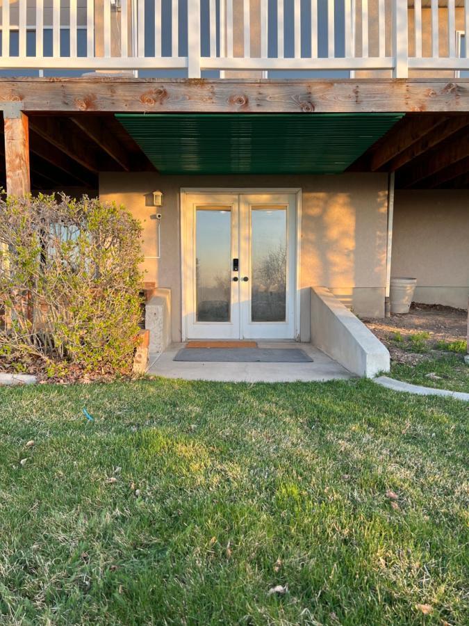 Above Ground Basement Apartment 2 Bedroom 1 B Retreat With Gorgeous View Draper Εξωτερικό φωτογραφία